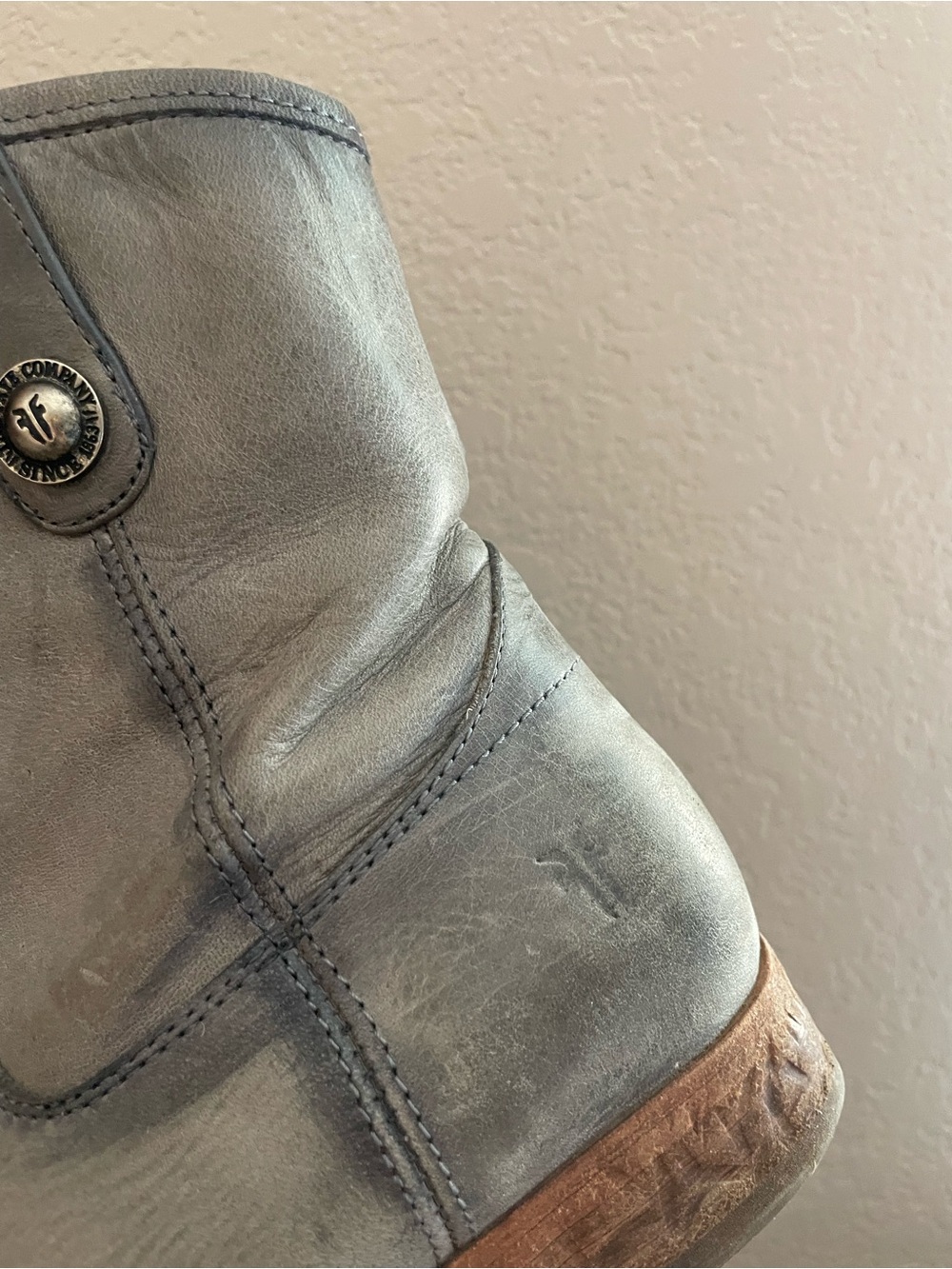 Frye Melissa Button Short Boots Grey Leather Ankle Booties Size 7.5 - Picture 9 of 9